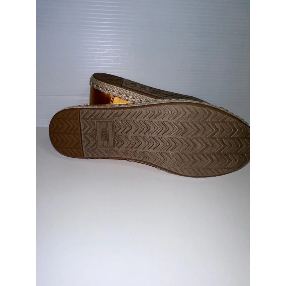 Women's TOMS Gold Satin Espadrille Sneakers US 7 with Beige Jute Sole - Picture 5 of 16